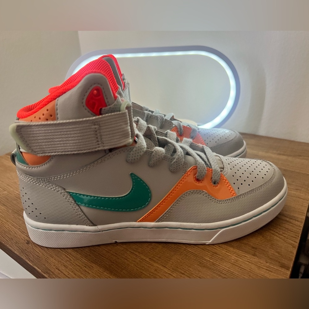 Women’s Nike Court Tranxition Sneakers